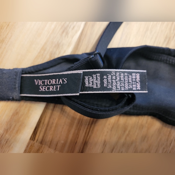 Victoria's Secret Padded Plunge Bra Black  36C - Picture 3 of 3